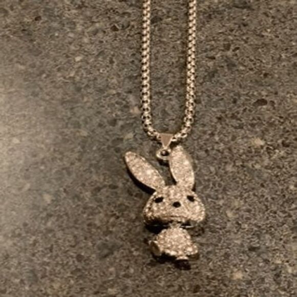 FASHION sweater chain bunny pendant necklace - Picture 4 of 4